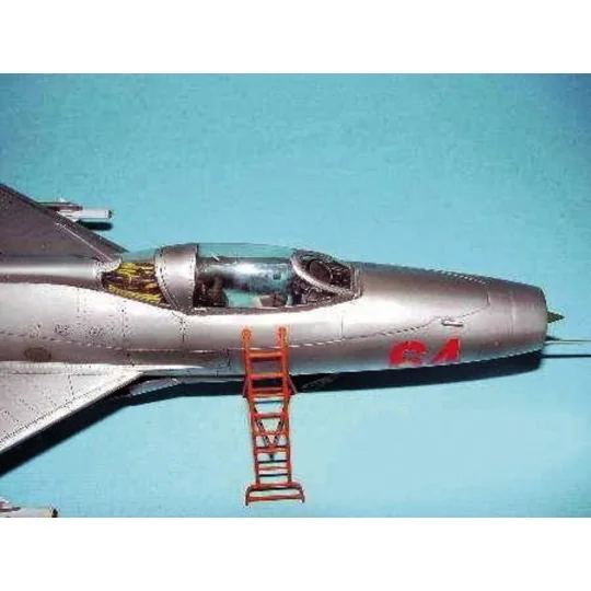 MiG-21 F-13, 1/32 - Trumpeter 02210 MiG-21 F-13, 1/32 - Trumpeter 02210
