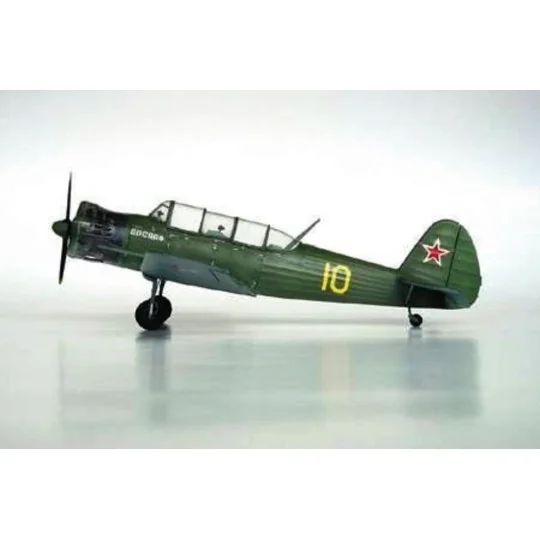 Jakowlew Jak-18 Max - Trumpeter 02213