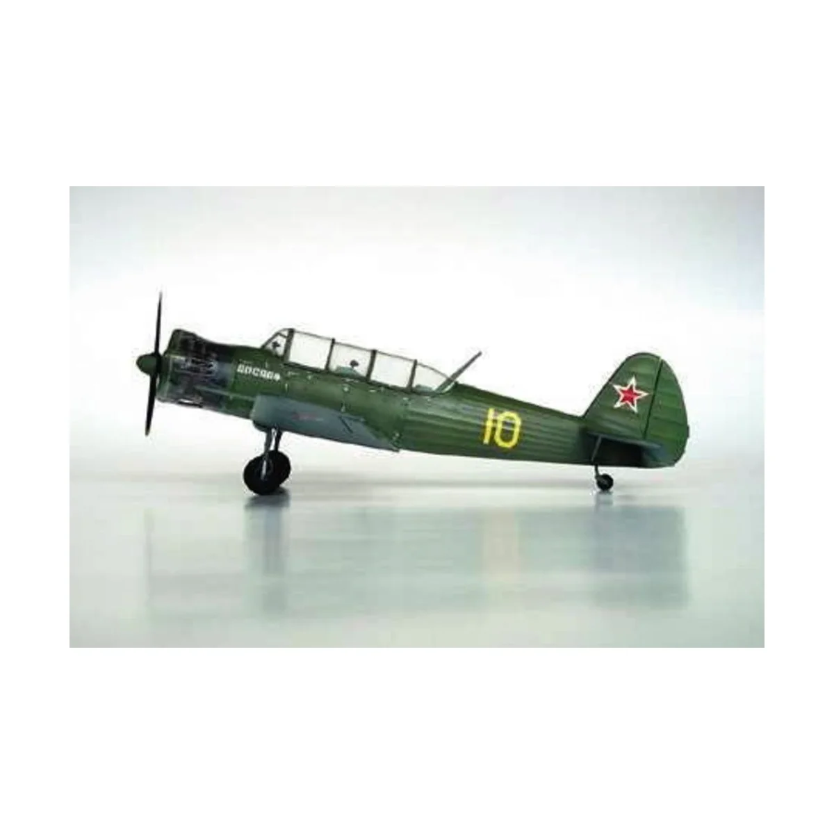 Jakowlew Jak-18 Max - Trumpeter 02213