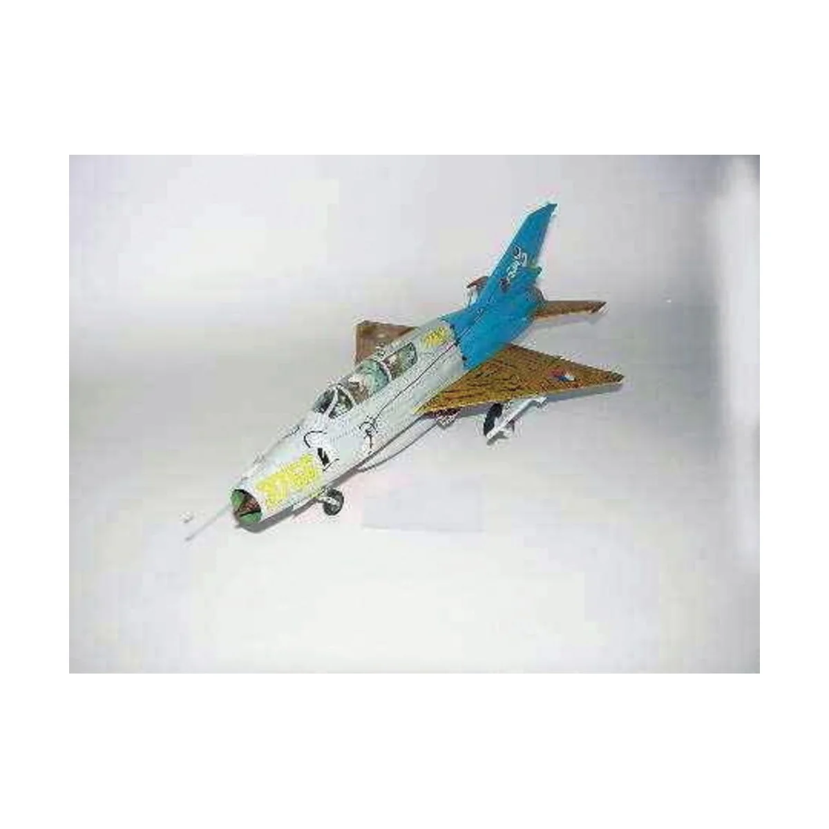 MiG-21 UM Test - Trumpeter 02219