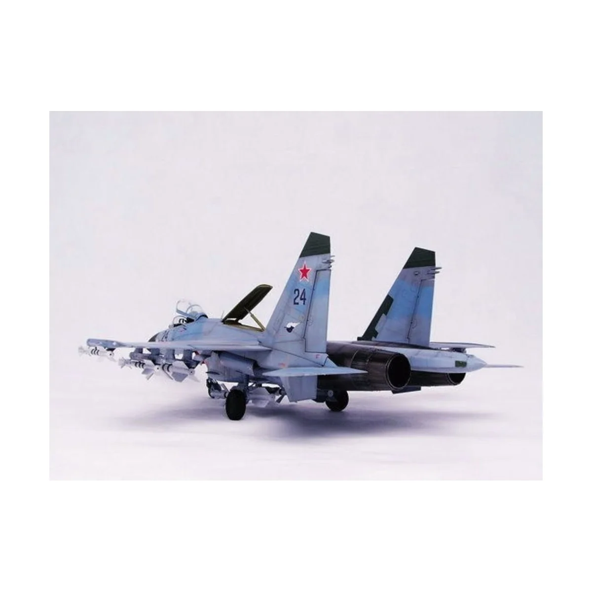 Sukhoi Su-27 Flanker B, 1/32 - Trumpeter 02224