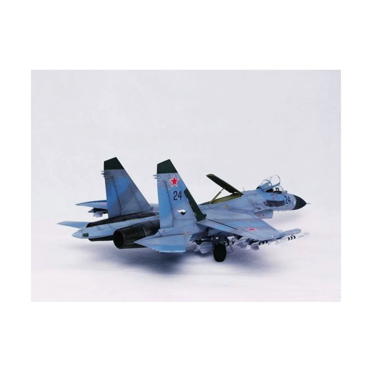 Sukhoi Su-27 Flanker B, 1/32 - Trumpeter 02224