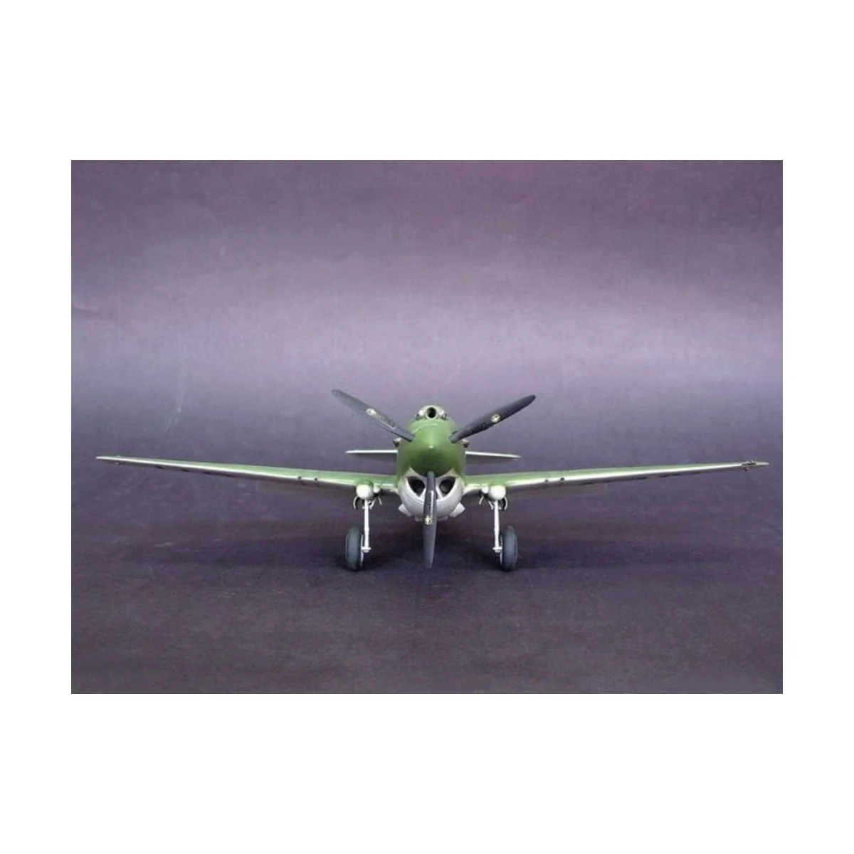 Curtiss P-40B Warhawk, 1/32 - Trumpeter 02228