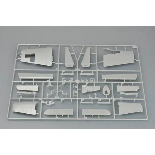 F8F-1 Bearcat, 1/32 - Trumpeter 02247 F8F-1 Bearcat, 1/32 - Trumpeter 02247