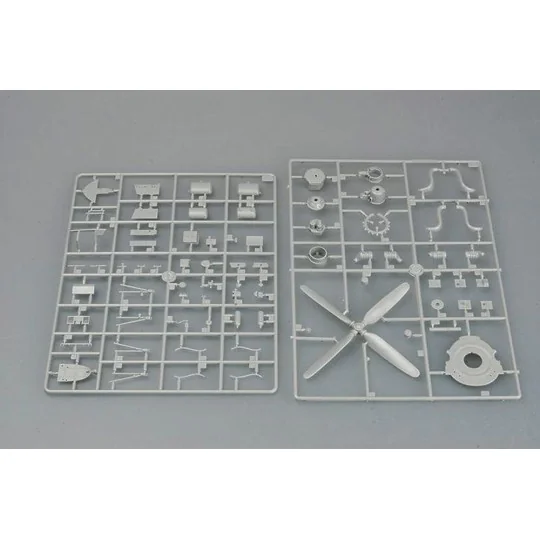 F8F-1 Bearcat, 1/32 - Trumpeter 02247 F8F-1 Bearcat, 1/32 - Trumpeter 02247