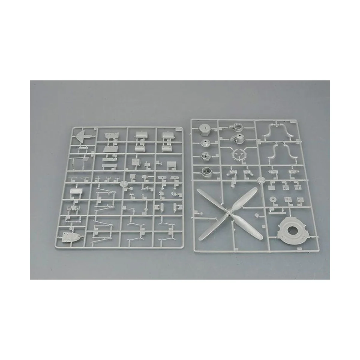 F8F-1 Bearcat, 1/32 - Trumpeter 02247 F8F-1 Bearcat, 1/32 - Trumpeter 02247