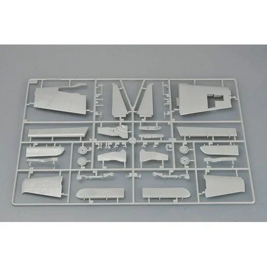 F8F-1 Bearcat, 1/32 - Trumpeter 02247 F8F-1 Bearcat, 1/32 - Trumpeter 02247