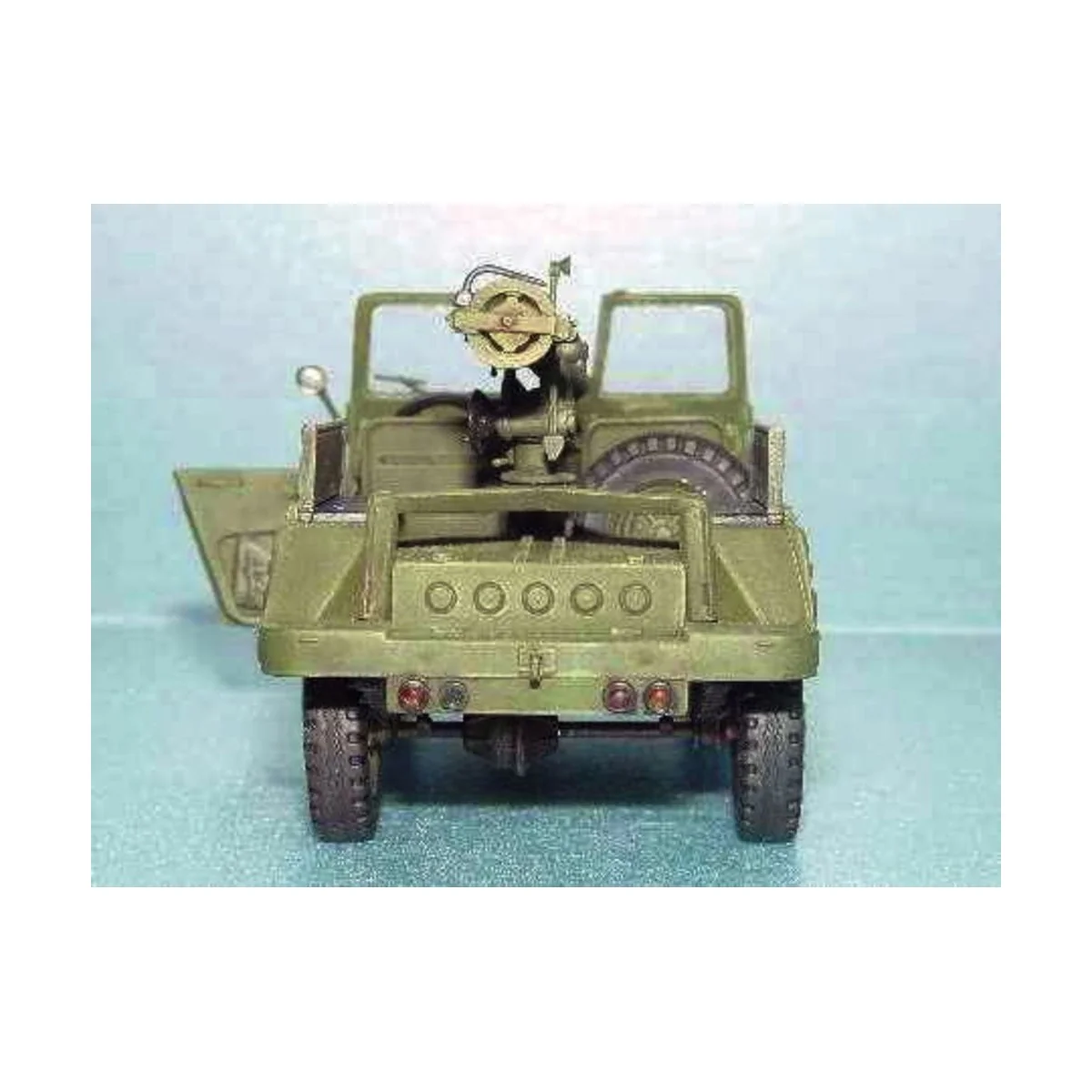 Chinesischer Geländewagen BJ212A - Trumpeter 02301