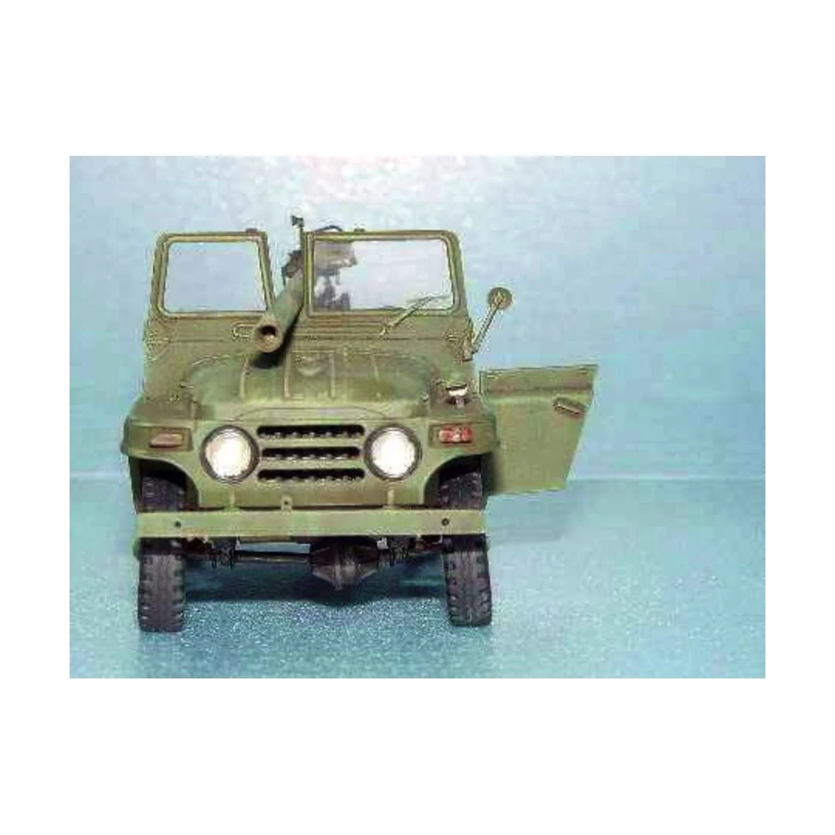 Chinesischer Geländewagen BJ212A, 1/35 - Trumpeter 02301