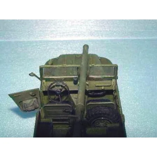 Chinesischer Geländewagen BJ212A - Trumpeter 02301