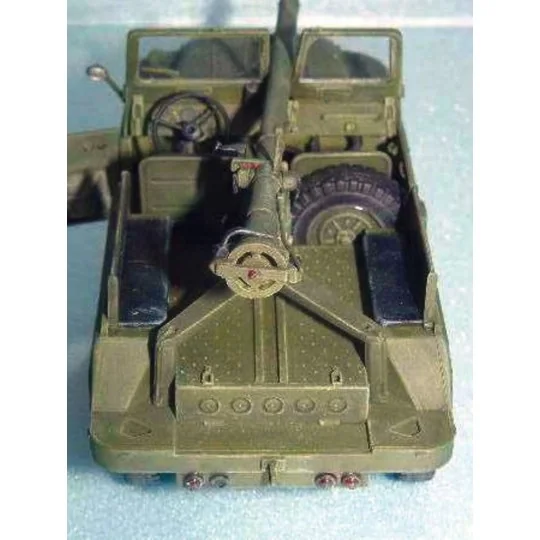 Chinesischer Geländewagen BJ212A - Trumpeter 02301