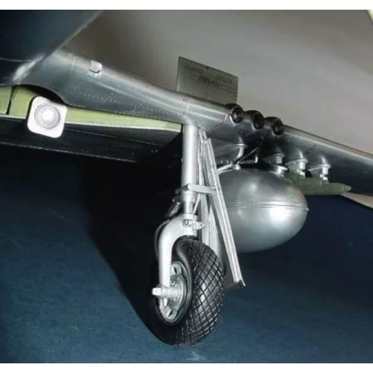 North American P-51 D Mustang IV, 1/24 - Trumpeter 02401