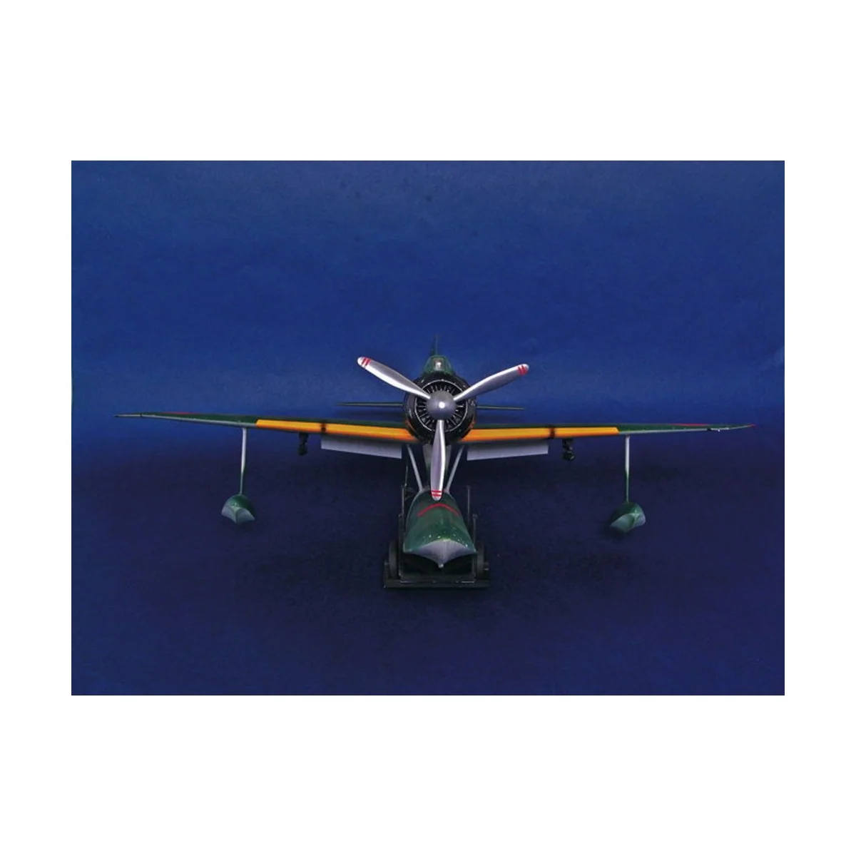 Nakajima A6M2-N ''Rufe'' - Trumpeter 02410