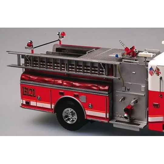 American LaFrance Eagle Fire Pumper 2002, 1/25 - Trumpeter 02506