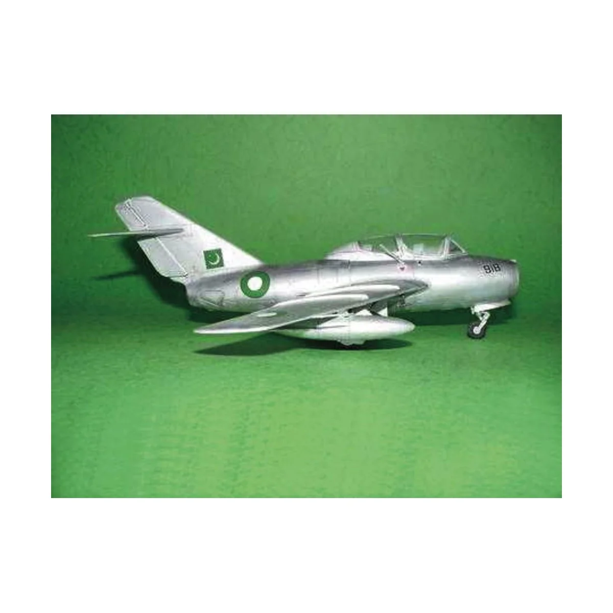 MiG-15 UTI Midget, 1/48 - Trumpeter 02805 MiG-15 UTI Midget, 1/48 - Trumpeter 02805