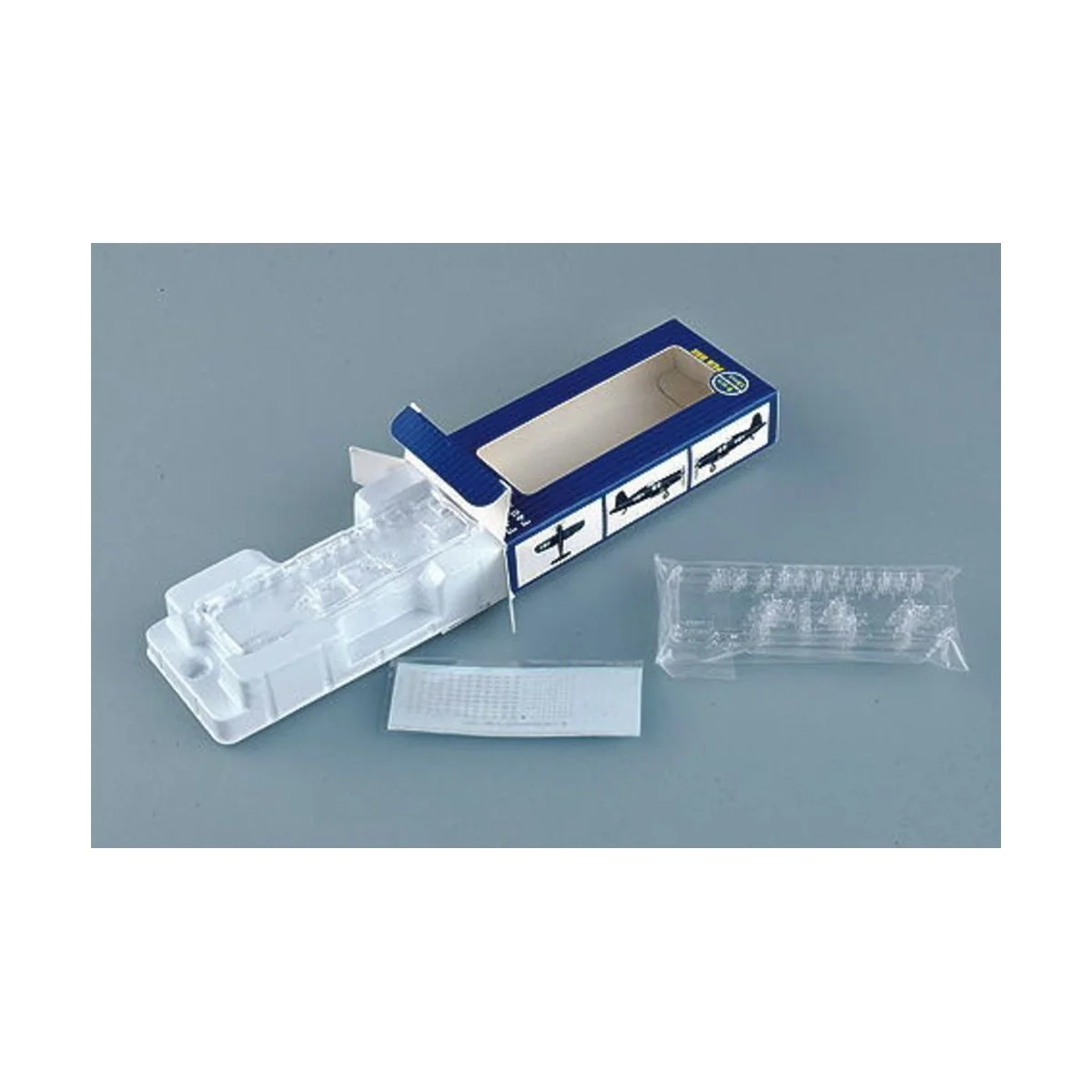 F4U-4 Corsair, 1/700 - Trumpeter 03408