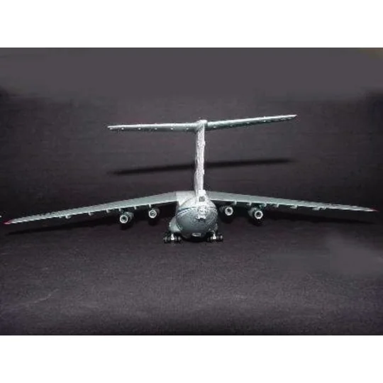 Iljushin IL-76 Candid Transport, 1/144 - Trumpeter 03901