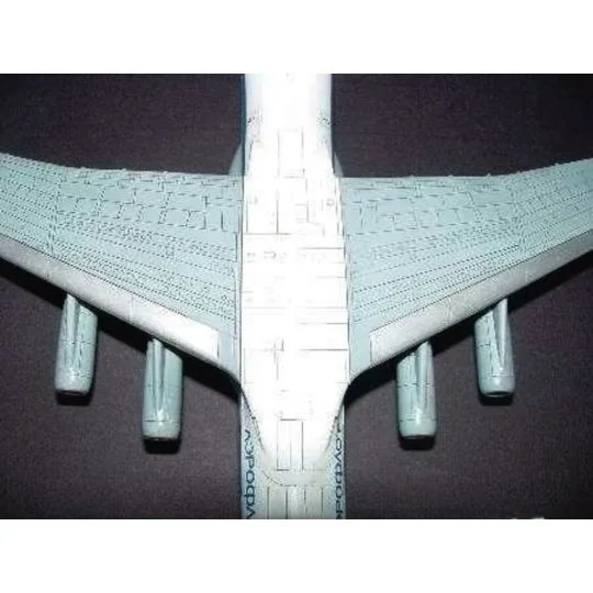 Iljushin IL-76 Candid Transport, 1/144 - Trumpeter 03901