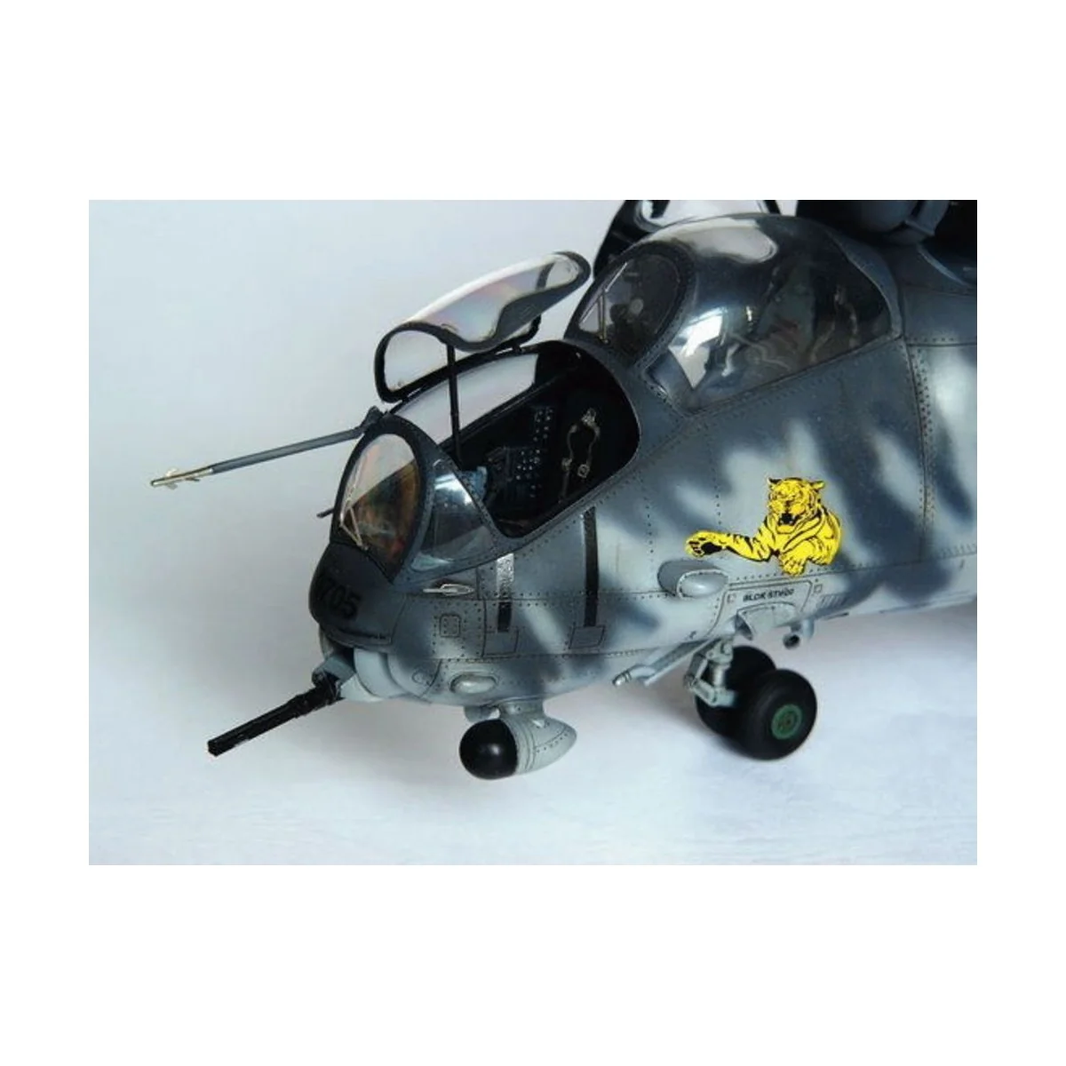 Mil Mi-24 V Hind-E, 1/35 - Trumpeter 05103 Mil Mi-24 V Hind-E, 1/35 - Trumpeter 05103