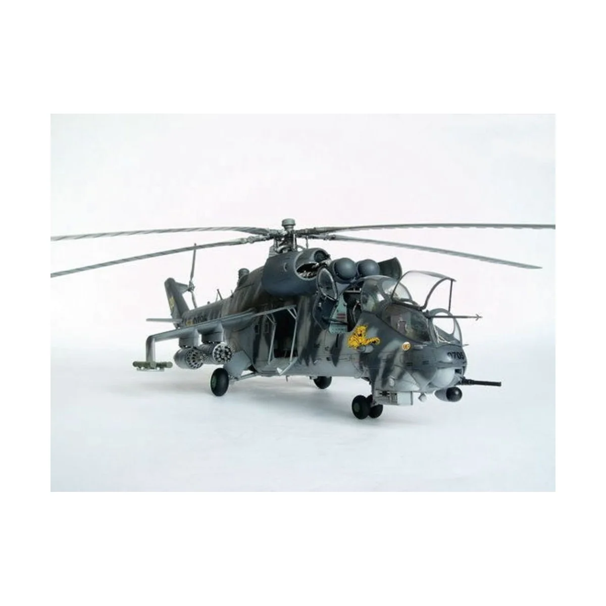 Mil Mi-24 V Hind-E, 1/35 - Trumpeter 05103 Mil Mi-24 V Hind-E, 1/35 - Trumpeter 05103