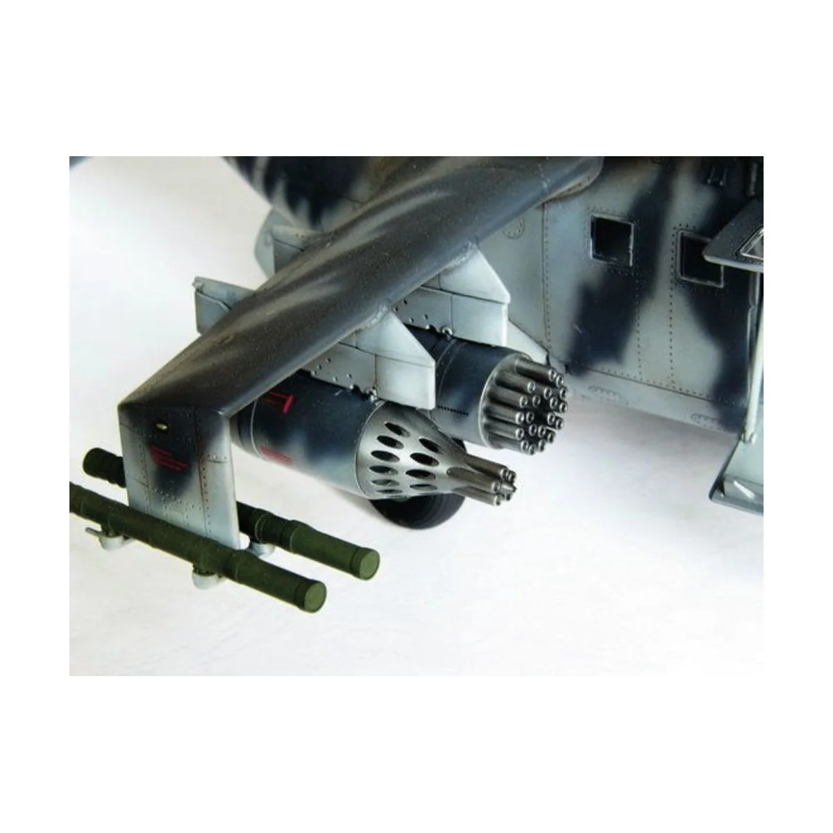 Mil Mi-24 V Hind-E, 1/35 - Trumpeter 05103 Mil Mi-24 V Hind-E, 1/35 - Trumpeter 05103