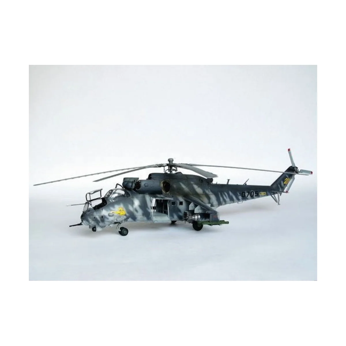 Mil Mi-24 V Hind-E, 1/35 - Trumpeter 05103 Mil Mi-24 V Hind-E, 1/35 - Trumpeter 05103