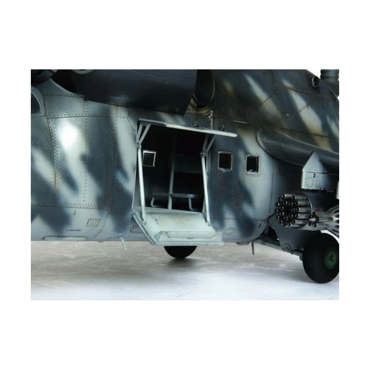 Mil Mi-24 V Hind-E, 1/35 - Trumpeter 05103 Mil Mi-24 V Hind-E, 1/35 - Trumpeter 05103