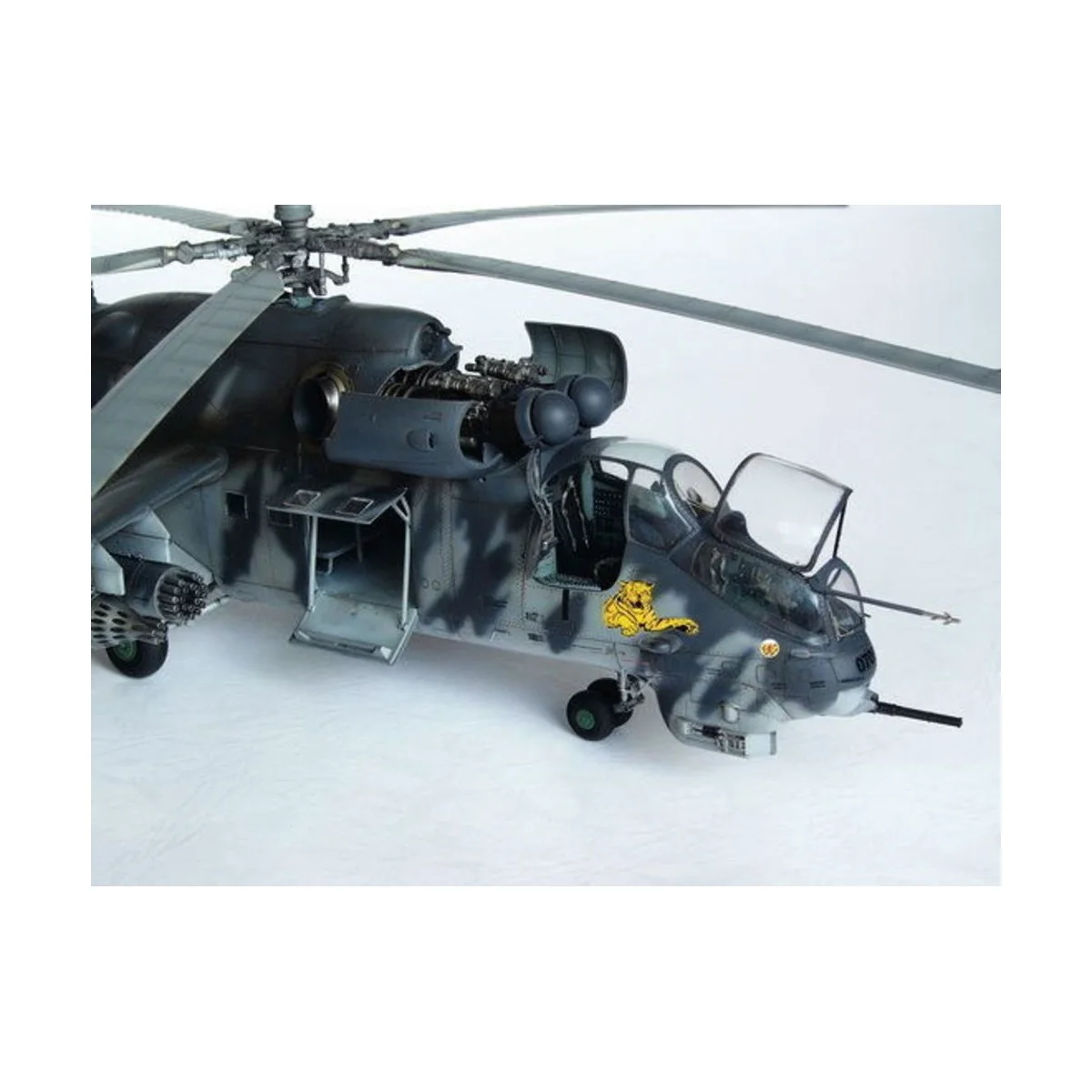 Mil Mi-24 V Hind-E, 1/35 - Trumpeter 05103 Mil Mi-24 V Hind-E, 1/35 - Trumpeter 05103