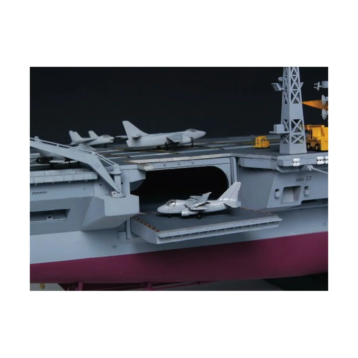 Flugzeugträger USS Nimitz CVN-68 1975, 1/350 - Trumpeter 05605 Flugzeugträger USS Nimitz CVN-68 1975, 1/350 - Trumpeter 05605