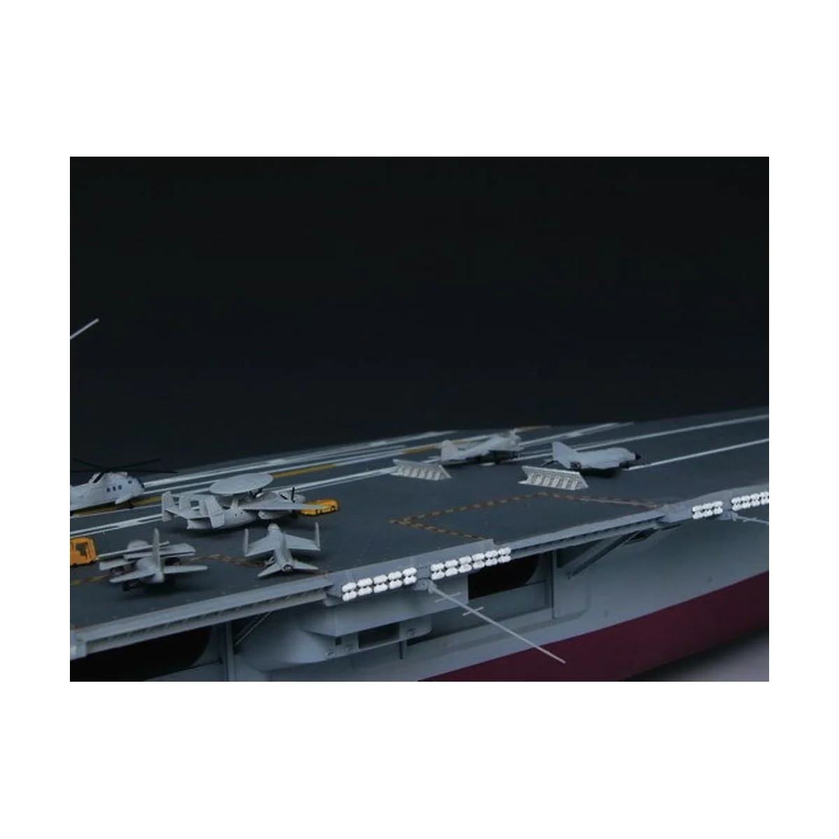 Flugzeugträger USS Nimitz CVN-68 1975, 1/350 - Trumpeter 05605 Flugzeugträger USS Nimitz CVN-68 1975, 1/350 - Trumpeter 05605