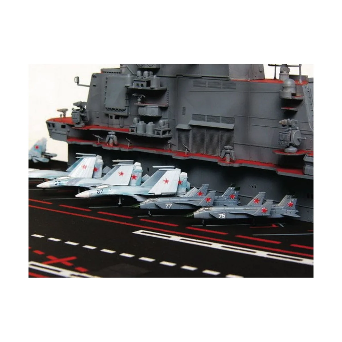 USSR AC Admiral Kuznetsov, 1/350 - Trumpeter 05606 USSR AC Admiral Kuznetsov, 1/350 - Trumpeter 05606