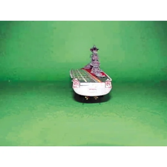 Flugzeugträger USSR Kiev, 1/700 - Trumpeter 05704 Flugzeugträger USSR Kiev, 1/700 - Trumpeter 05704