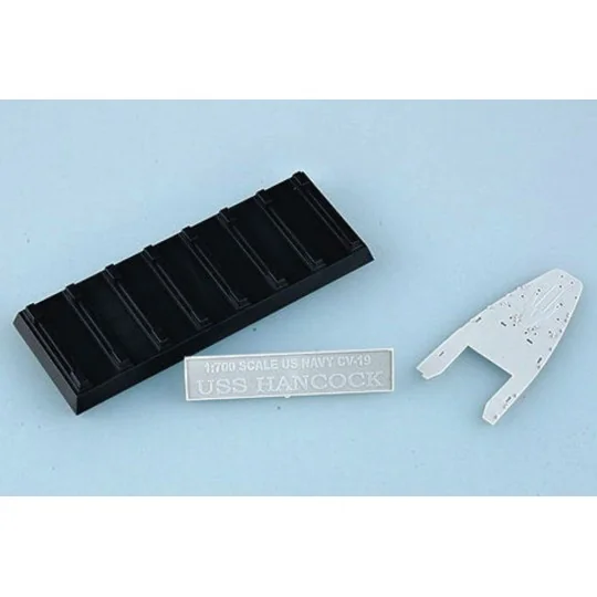 USS Hancock CV-19, 1/700 - Trumpeter 05737