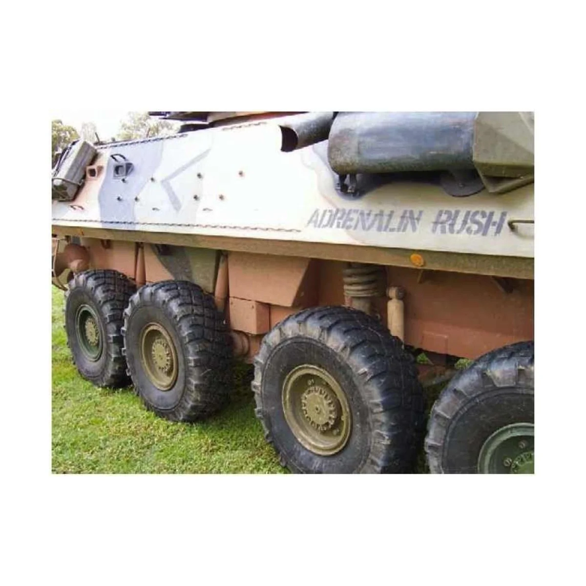 LAV II series 8X8 tyres (325/85 R16 XML), 1/35 - Trumpeter 06608 LAV II series 8X8 tyres (325/85 R16 XML), 1/35 - Trumpeter 06608