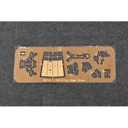 USS Kitty Hawk CV-63, 1/700 - Trumpeter 06714