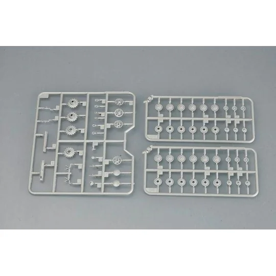 Soviet KV-2 M1940 - Trumpeter 07235