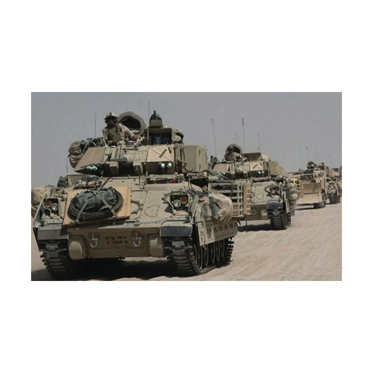 M2A2 Bradley Fighting Vehicle - Trumpeter 07296