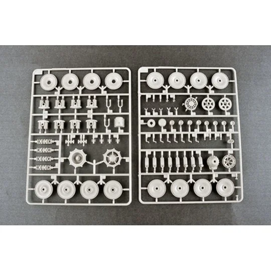 E-100 Heavy Tank -Krupp Turret, 1/35 - Trumpeter 09543 E-100 Heavy Tank -Krupp Turret, 1/35 - Trumpeter 09543