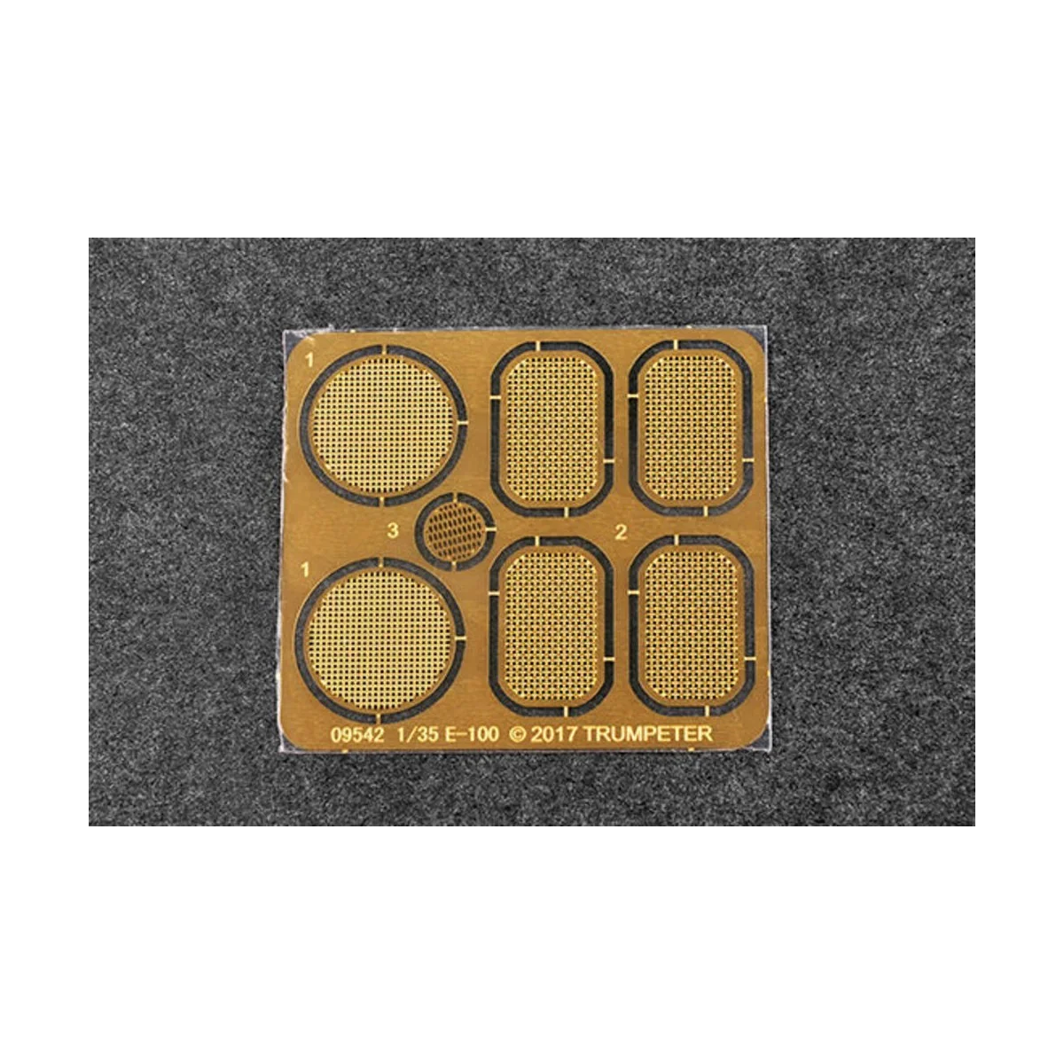 E-100 Heavy Tank -Krupp Turret, 1/35 - Trumpeter 09543 E-100 Heavy Tank -Krupp Turret, 1/35 - Trumpeter 09543