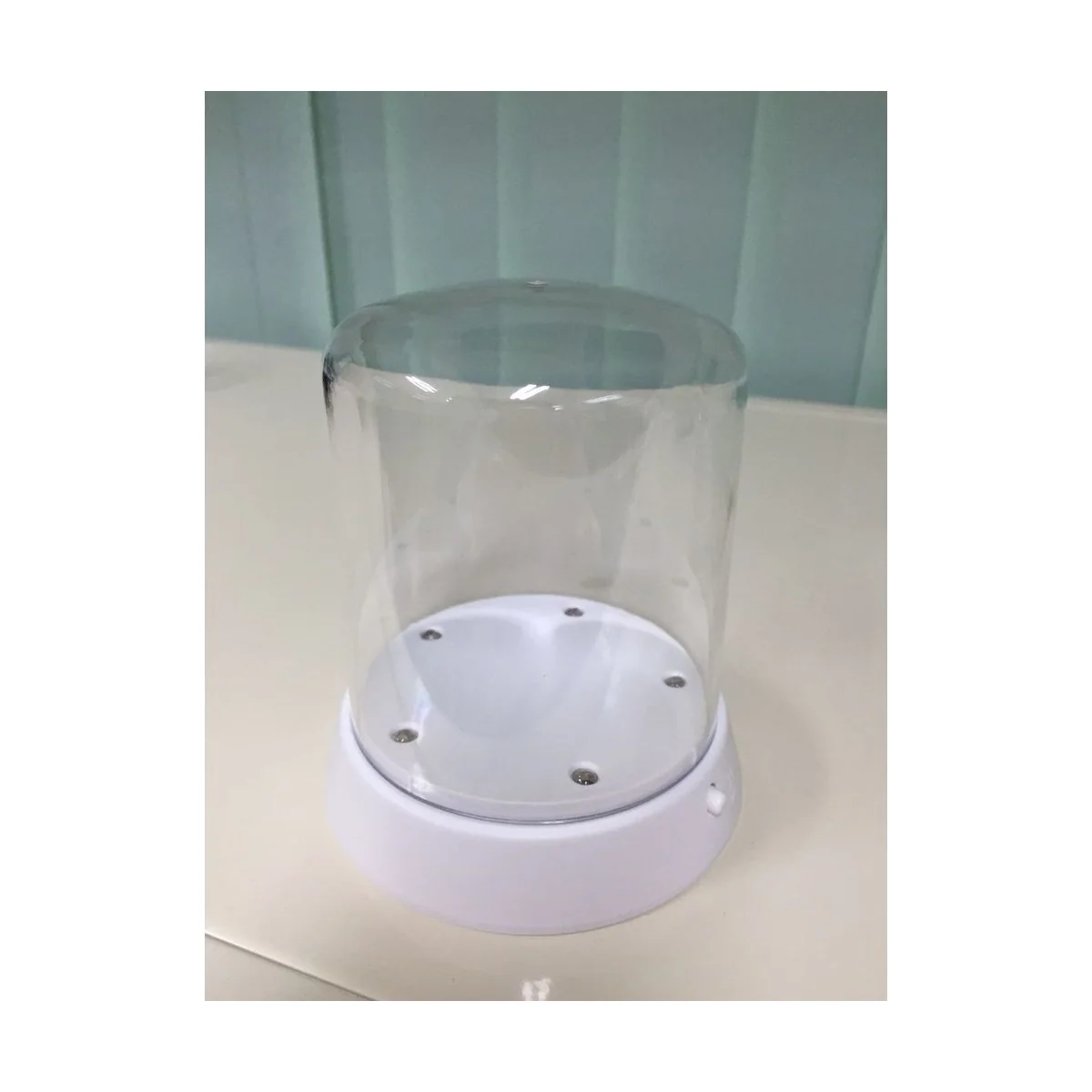 Round Top Acrylic Display Case with LED Light (ø84 x 115mm) - Maste...