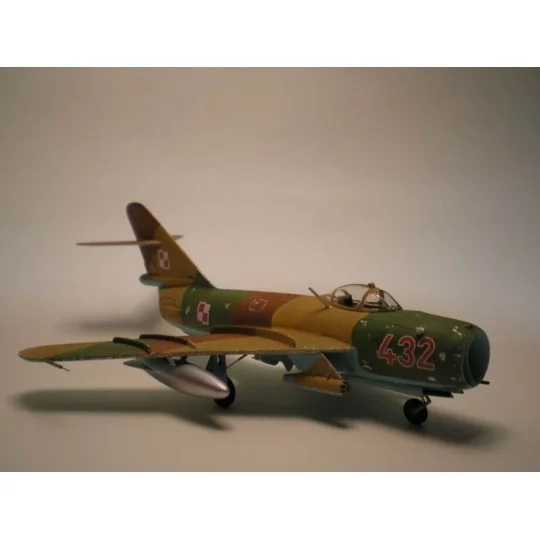 MiG-17 PF Radar Fresco, 1/72 - Mistercraft C-29