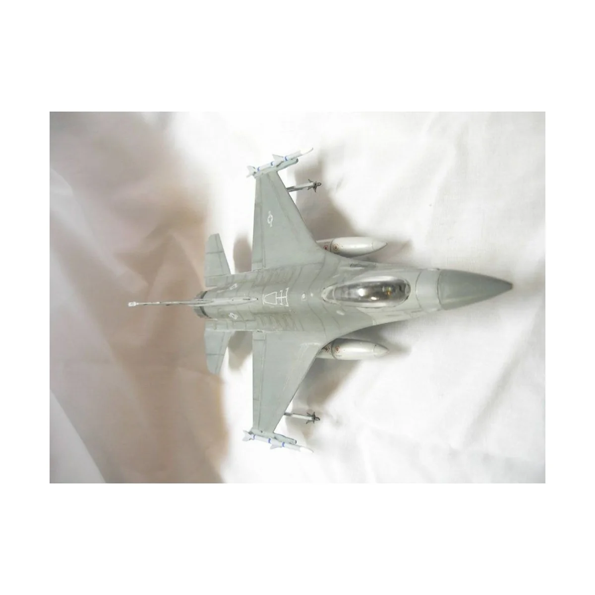 F-16C-40 Aviano A.B., 1/72 - Mistercraft D-90