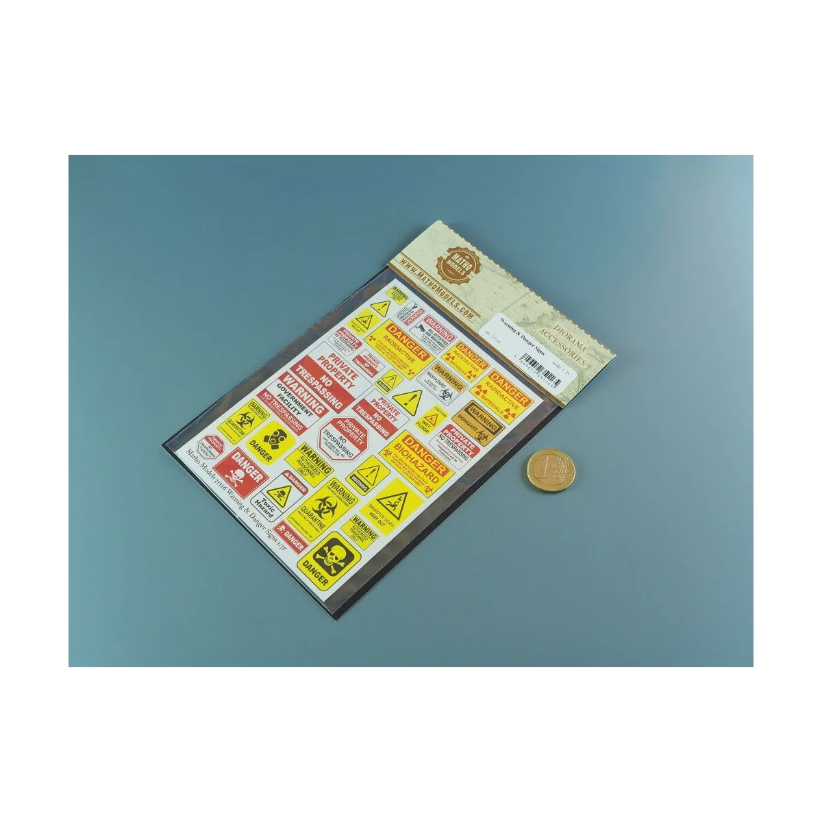 Warning & Danger Signs - Matho Models 35116