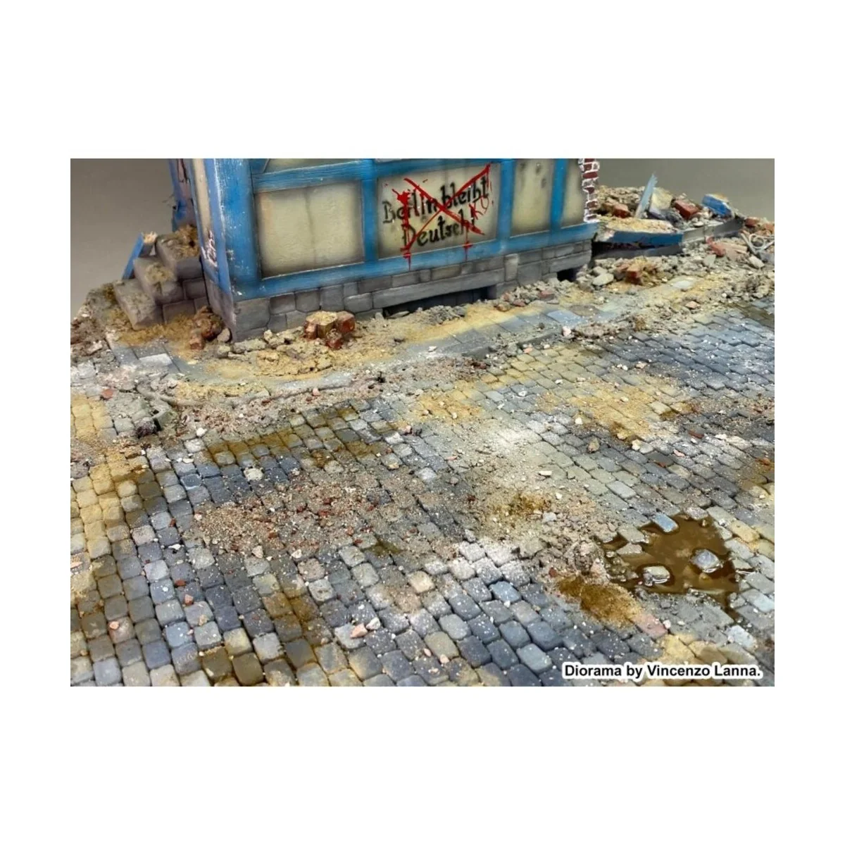 Cobblestone road section, 1/16 - Royal Model RM1059