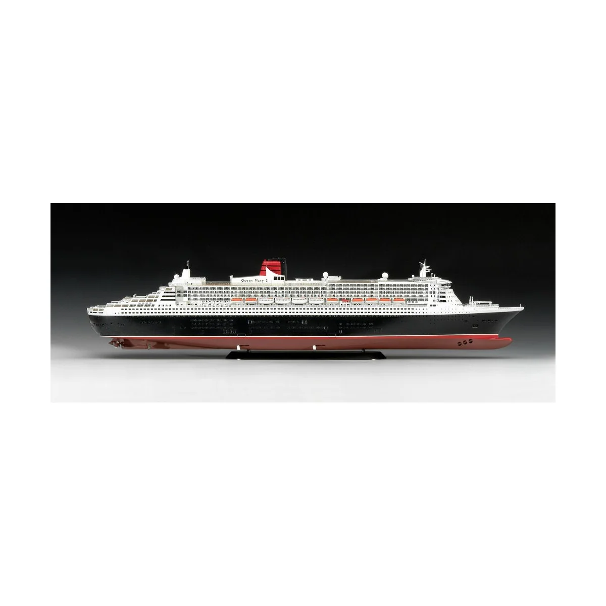 Queen Mary 2, 1/400 - Revell 05223 Queen Mary 2, 1/400 - Revell 05223