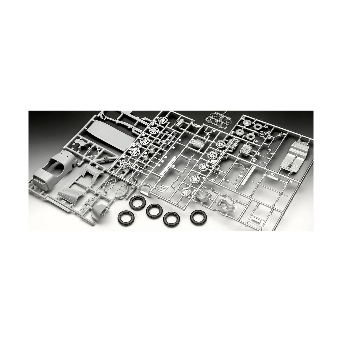 Starter Kit Aston Martin Ulster, 1/32 - Revell 77751