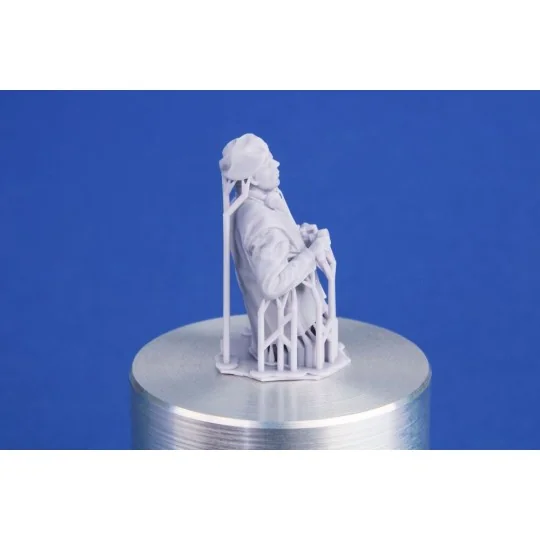 WWII British CW Tank Commander / Half Figure, 1/35 - CMK 129-F35409 WWII British CW Tank Commander / Half Figure, 1/35 - CMK 129-F35409