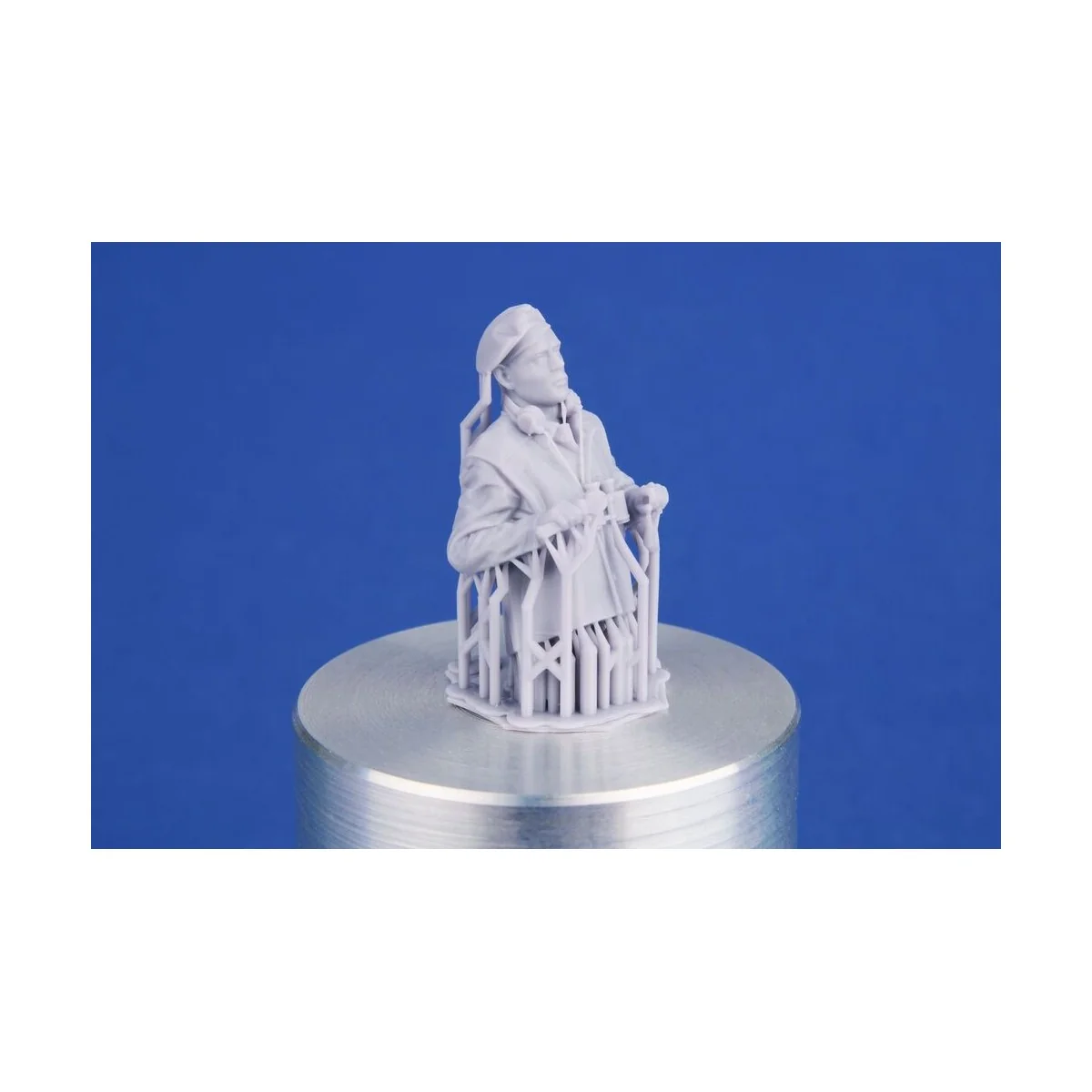 WWII British CW Tank Commander / Half Figure, 1/35 - CMK 129-F35409 WWII British CW Tank Commander / Half Figure, 1/35 - CMK 129-F35409