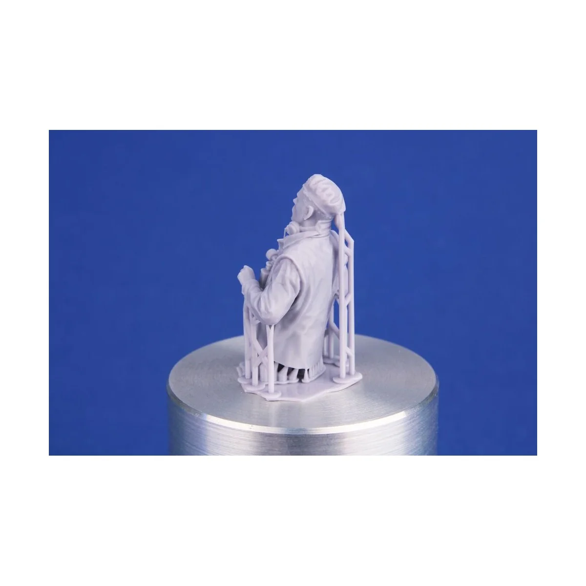 WWII British CW Tank Commander / Half Figure, 1/35 - CMK 129-F35409 WWII British CW Tank Commander / Half Figure, 1/35 - CMK 129-F35409