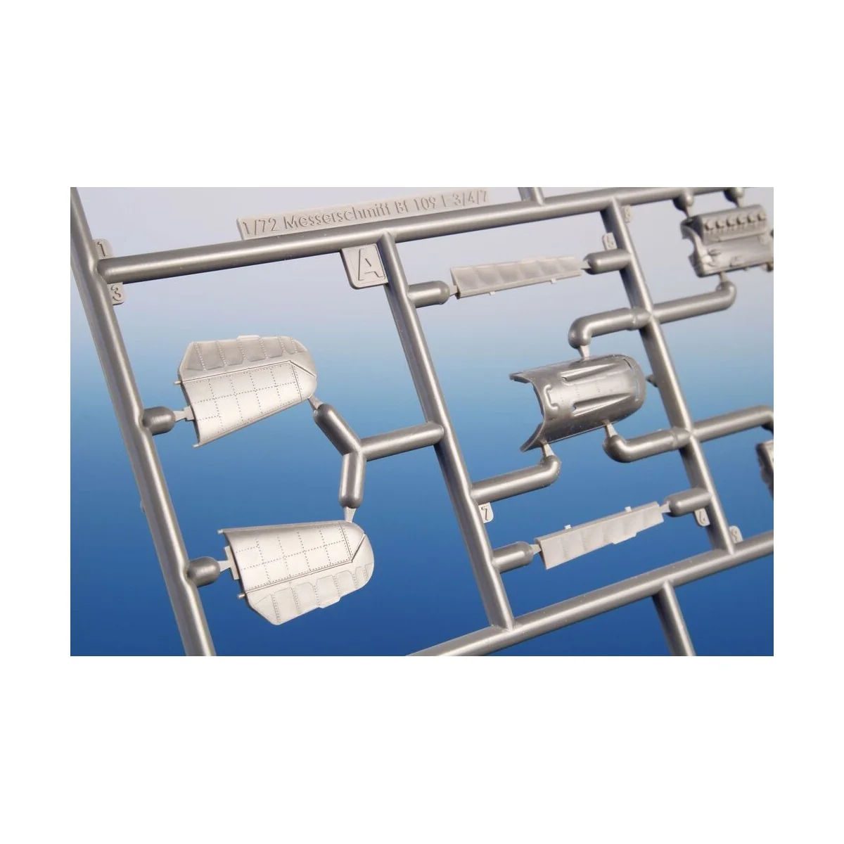 Messerschmitt Bf 109E-4/7 'Staffelkapitäne', 1/72 - Special Hobby 1...